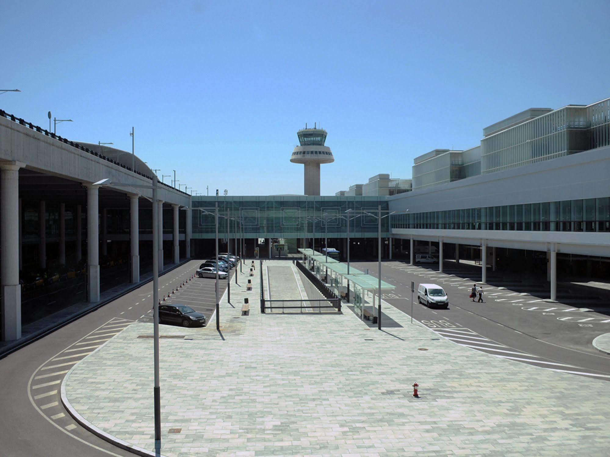 Air Rooms Barcelona Airport By Premium Traveller El Prat de Llobregat Exterior foto