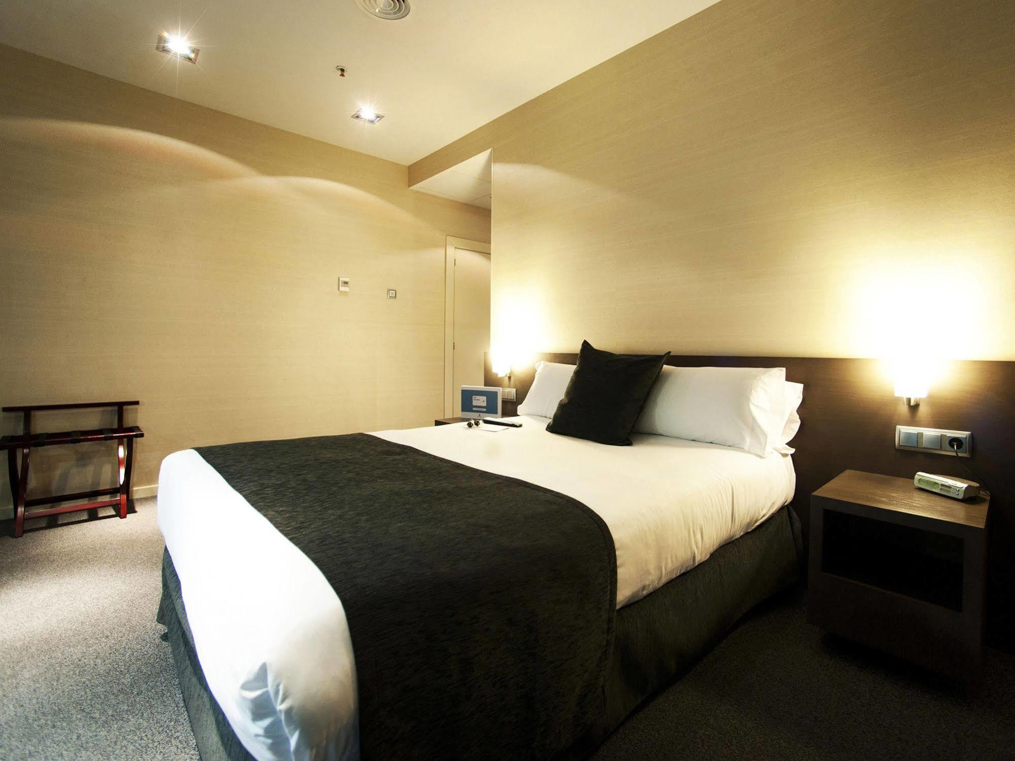 Air Rooms Barcelona Airport By Premium Traveller El Prat de Llobregat Exterior foto
